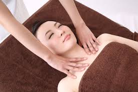 リンパマッサージ